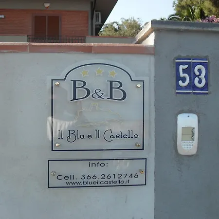 Blu E Il Castello آتْشّي كاستيلّو