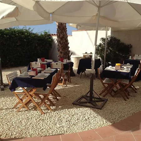 Blu E Il Castello آتْشّي كاستيلّو