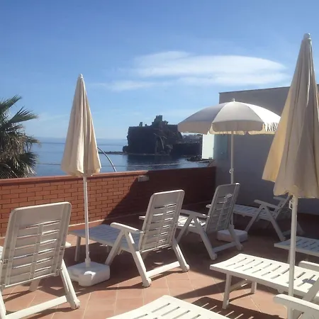 Blu E Il Castello